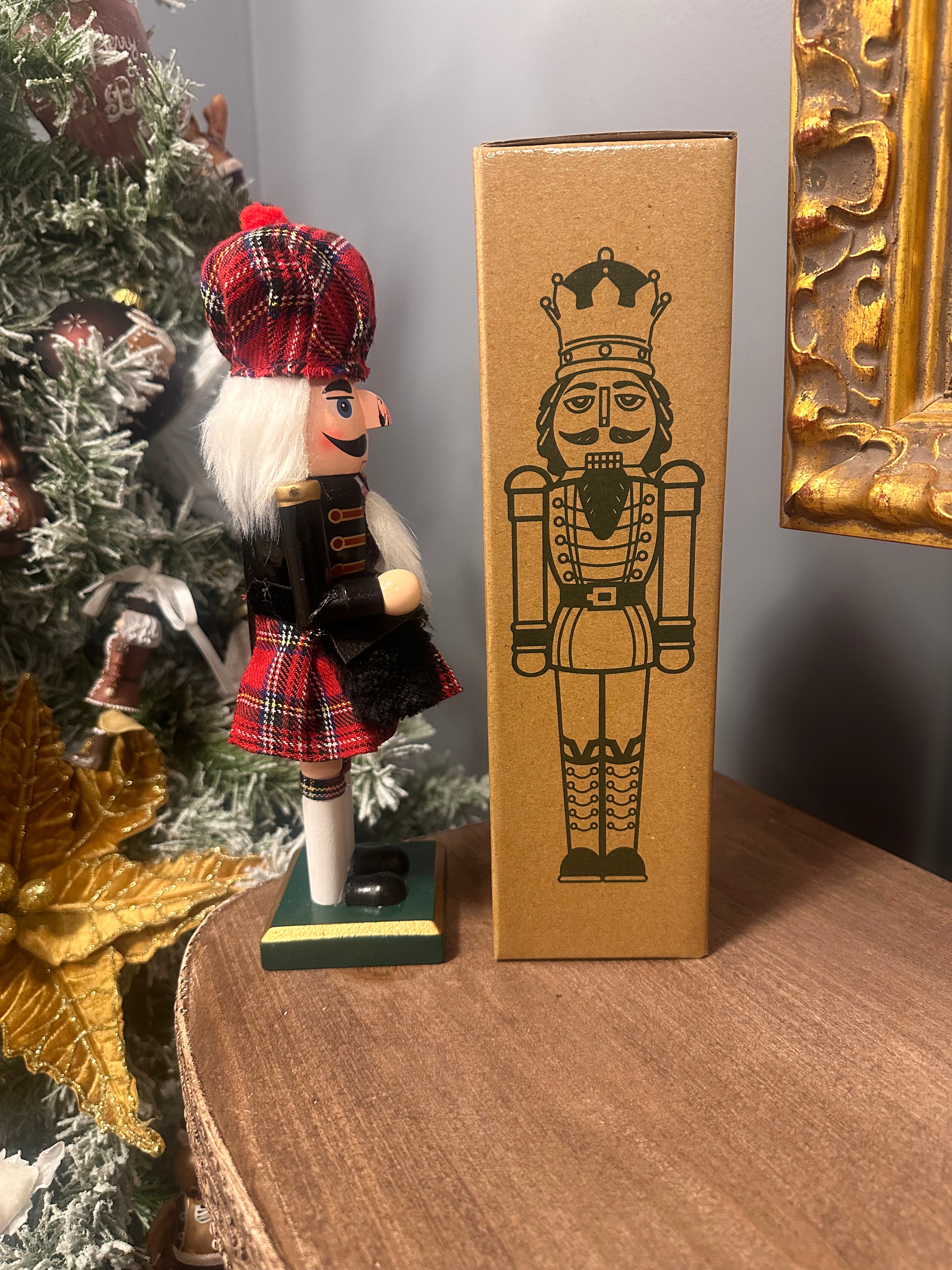 Scottish Bagpiper